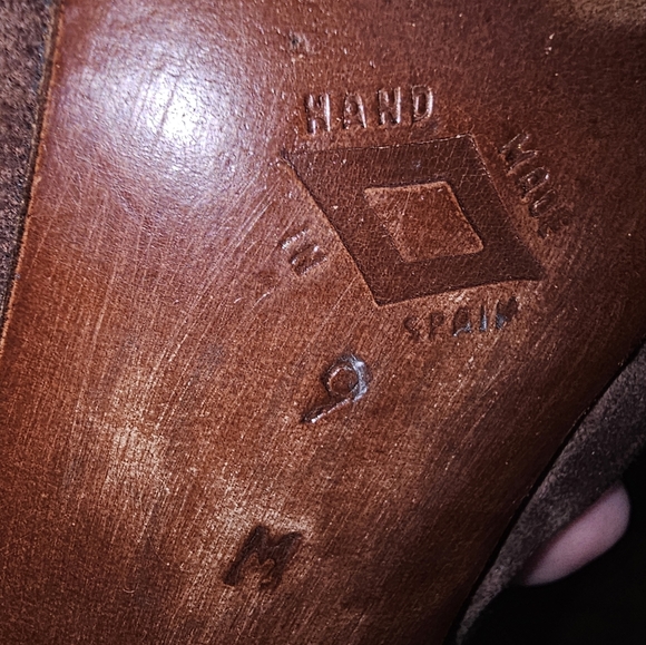 Donald J. Pliner Taupe and Metallic Heels - Picture 6 of 9